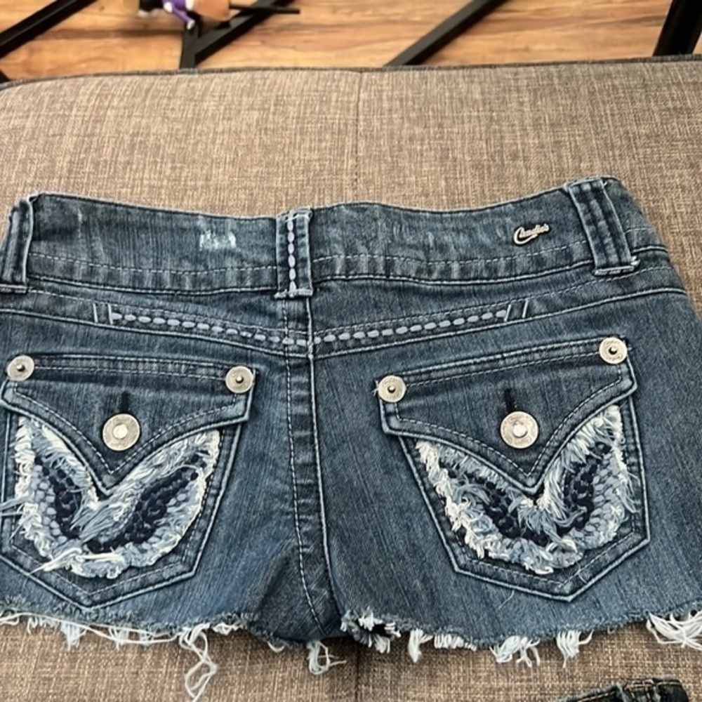 RSQ & Candie’s Jean Shorts - Picture 3 of 6
